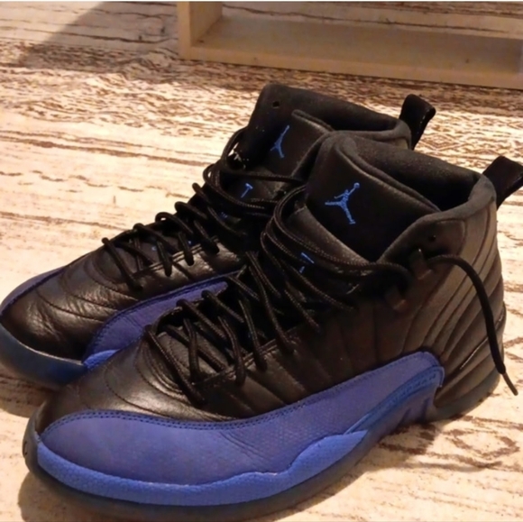 Stylish Black and Blue Men's Sneakers - Picture 2 of 4